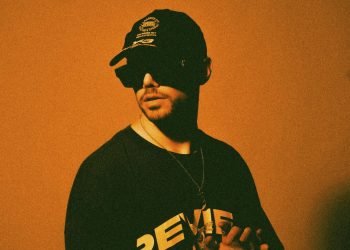 LISTEN: San Pacho Unleashes Sizzling Latin-Tech House Heater “Afloja” with Buitano & Fatboi