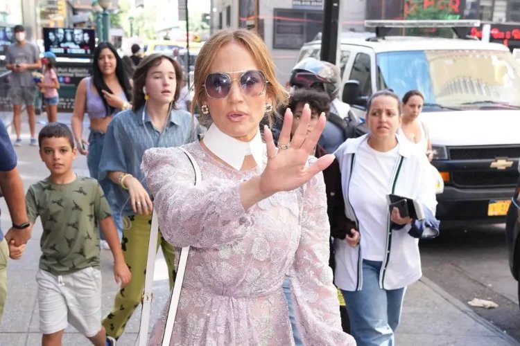 Behind the Scenes Of Jennifer Lopez’s Alleged Rude Behavior