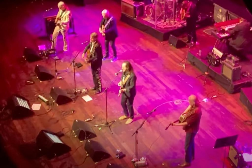 Geddy Lee and Alex Lifeson Reunite for Gordon Lightfoot Tribute