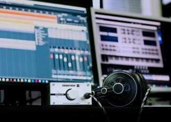 4 tips to create the perfect home music studio