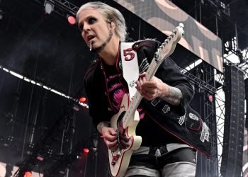 John 5 Responds to Accusations of Guitar Miming With Motley Crue