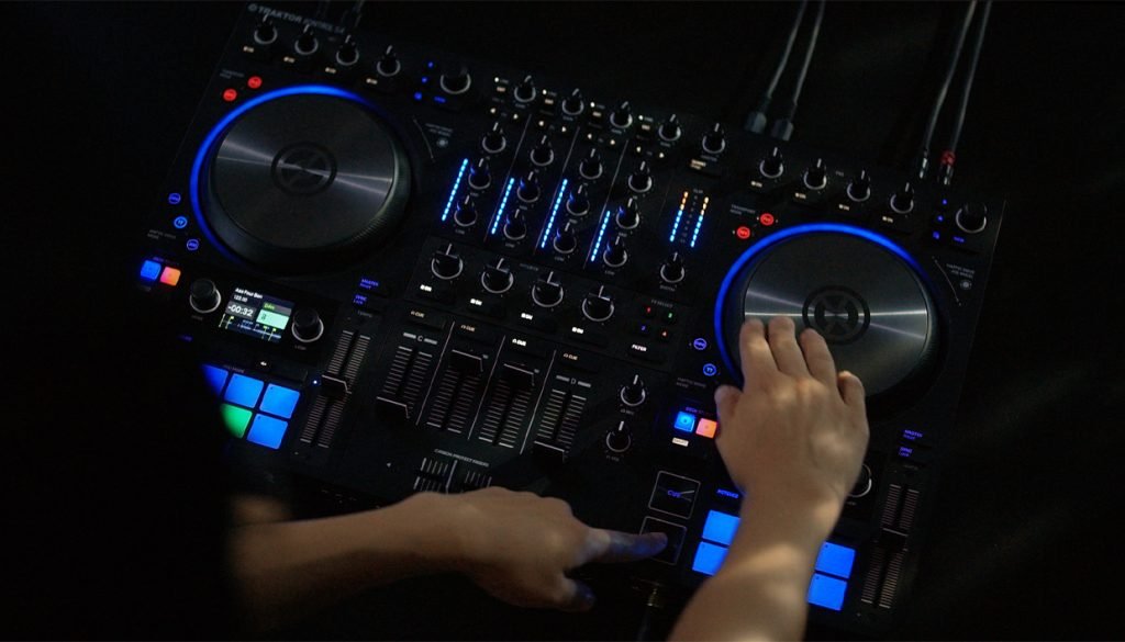 Learn how to DJ: Explore these 6 beginner tips to get started