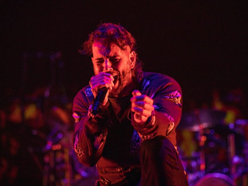 M. Shadows takes aim at major record labels who chase a “viral TikTok moment”