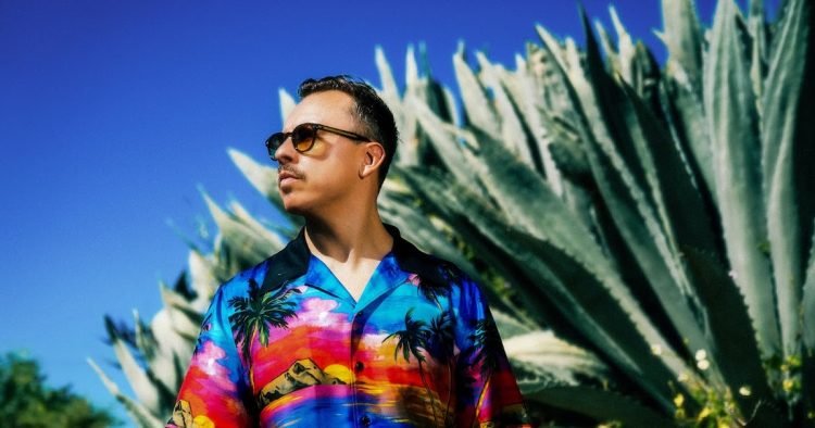 SOUND FIST: PURPLE DISCO MACHINE & CHROMEO SOUND FIST: PURPLE DISCO MACHINE & CHROMEO