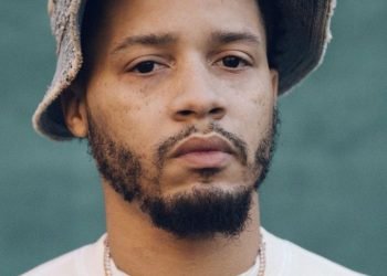 Veeze Announces the Worst Tour Ever