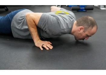 A Fitness Coach Shares 6 Common Push-Up Mistakes
