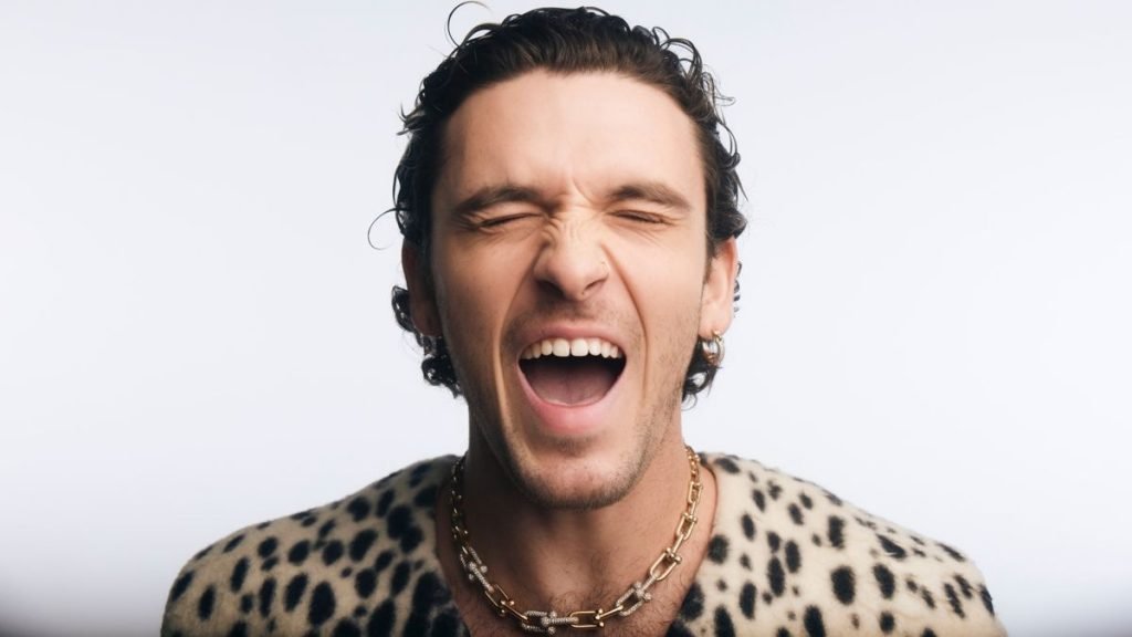 Lauv Taps AI for Korean Translation of "Love U Like That"