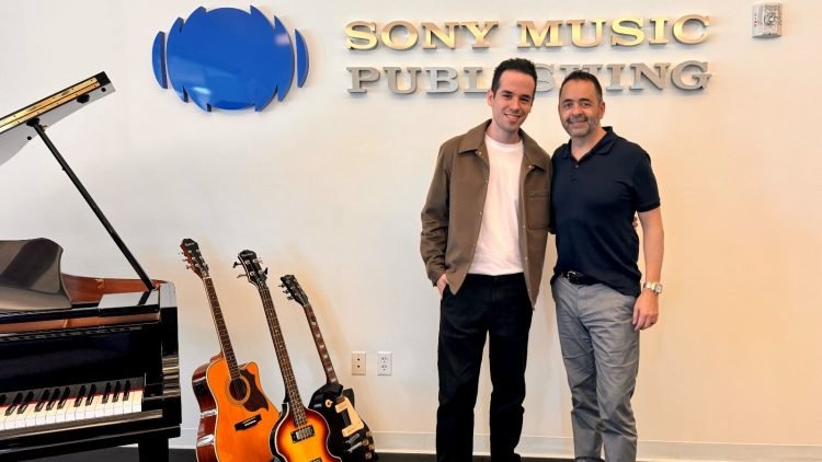 Edgar Barrera Renews Global Deal with Sony Music Publishing Latin Edgar Barrera Renews Global Deal with Sony Music Publishing Latin
