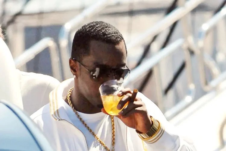 Diddy Once Went Shopping For Butt Plugs According To Ex-Bodyguard Gene Deal Diddy Once Went Shopping For Butt Plugs According To Ex-Bodyguard Gene Deal