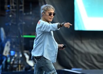 Arnel Pineda Offers to Leave Journey if Enough Fans Say ‘Go’