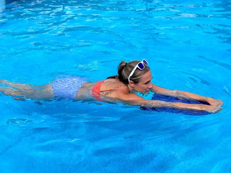 How Many Laps In a Pool Is a Good Workout? A CPT Answers