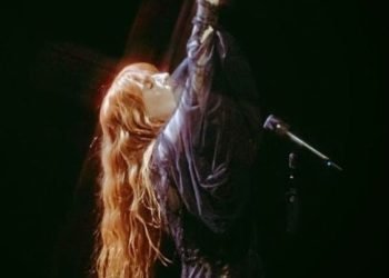 SOUND FIST: STEVIE NICKS – THE LIGHTHOUSE