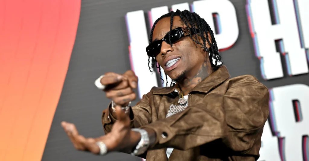 Soulja Boy Gives Flowers To Ludacris For Flying A Plane Before Him