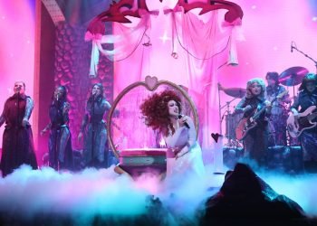 Chappell Roan Sings “Pink Pony Club” and New Song on Saturday Night Live: Watch