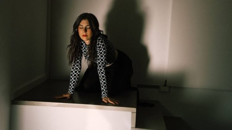 Julia Holter Shares New Song “The Laugh Is in the Eyes”: Listen Julia Holter Shares New Song “The Laugh Is in the Eyes”: Listen