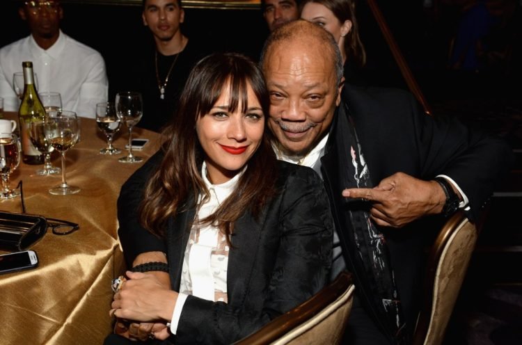 Rashida Jones Pays Tribute to Father Quincy Jones After His Death Rashida Jones Pays Tribute to Father Quincy Jones After His Death