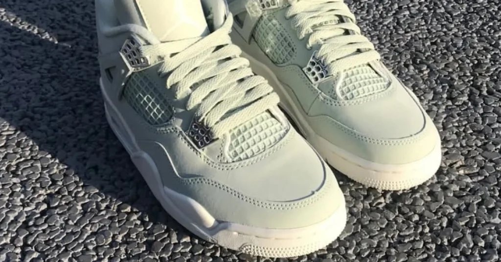 New Photos Surface Of Air Jordan 4 “Seafoam”