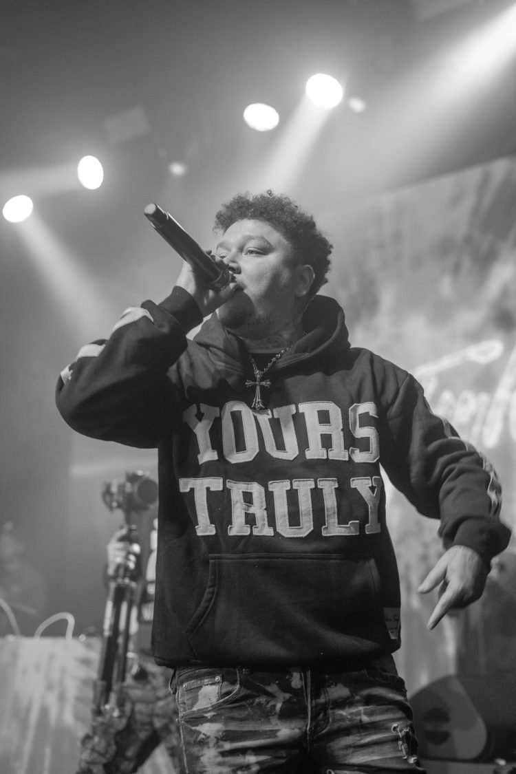 Yours Truly, Phora, Shuts Down the Vermont LA
