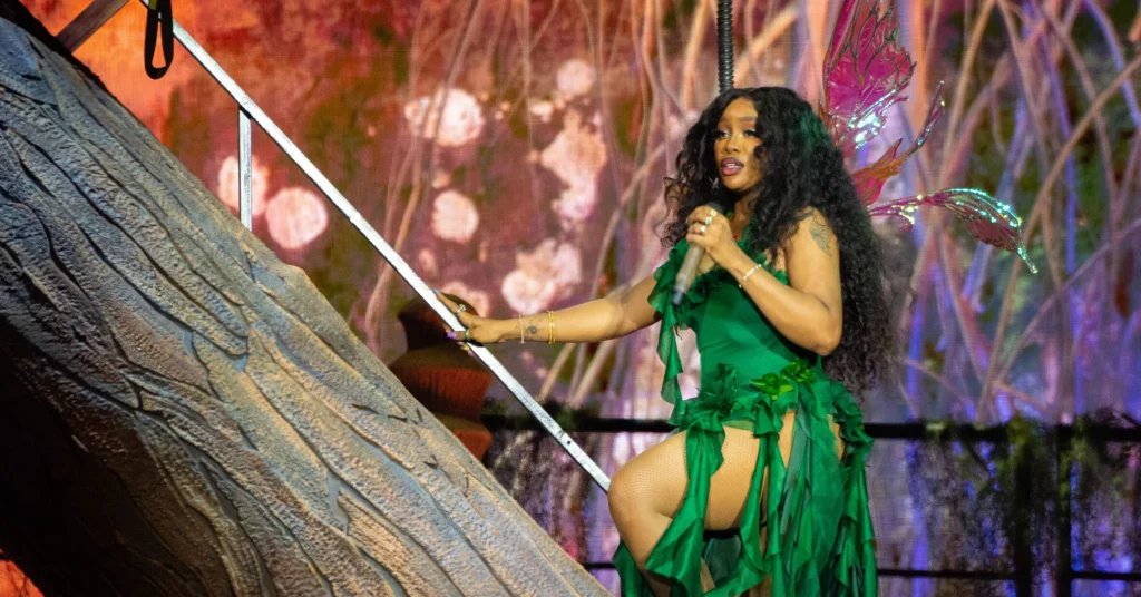 SZA Pushes “SOS Deluxe: LANA” Updates Back Due To Holiday Break