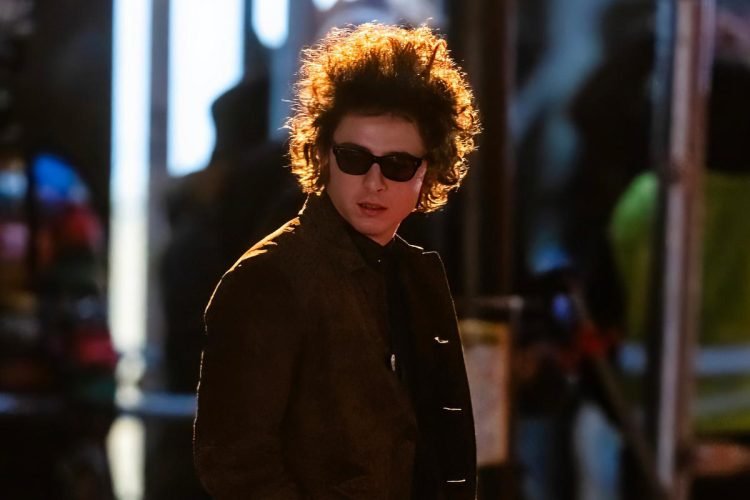 Timothee Chalamet Nailed Bob Dylan's Voice Timothee Chalamet Nailed Bob Dylan’s Voice