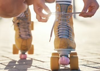An Expert Guide on How To Roller Skate