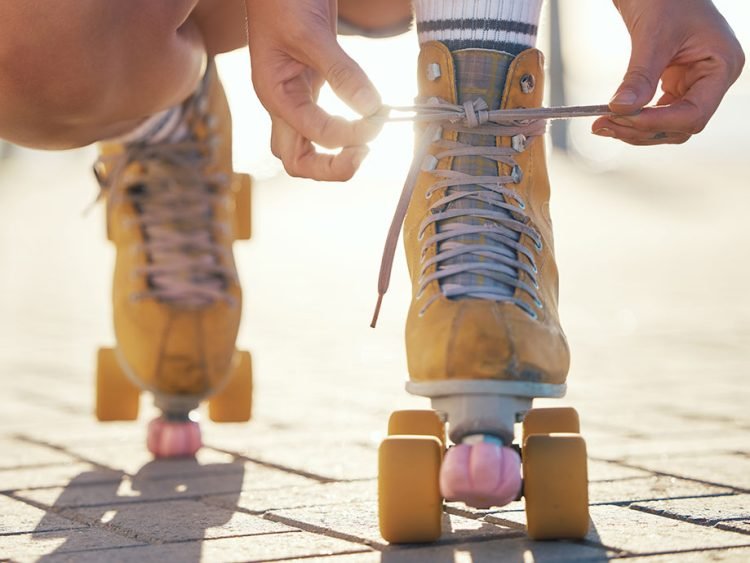 An Expert Guide on How To Roller Skate
