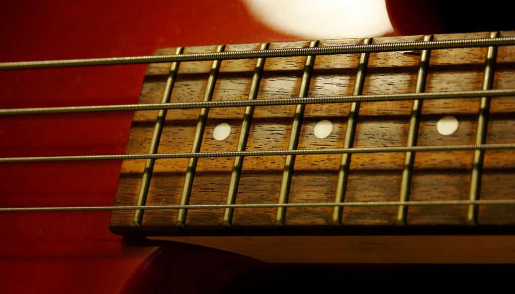 How to create wide bass lines