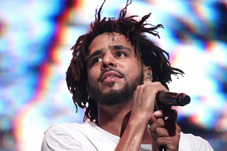 J. Cole Trends Over Alleged Drake Concert Merch Ban & Joey Bada$$ “Might Delete Later” Diss J. Cole Trends Over Alleged Drake Concert Merch Ban & Joey Bada$$ “Might Delete Later” Diss