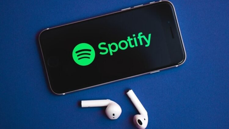 Universal Music Group and Spotify have inked a new licensing deal. It remedies Spotify’s infamous US ‘audiobook bundle’ royalty discount in UMG payouts, say MBW sources Universal Music Group and Spotify have inked a new licensing deal. It remedies Spotify’s infamous US ‘audiobook bundle’ royalty discount in UMG payouts, say MBW sources