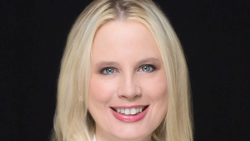 Cindy Mabe exits as CEO of Universal Music Group Nashville