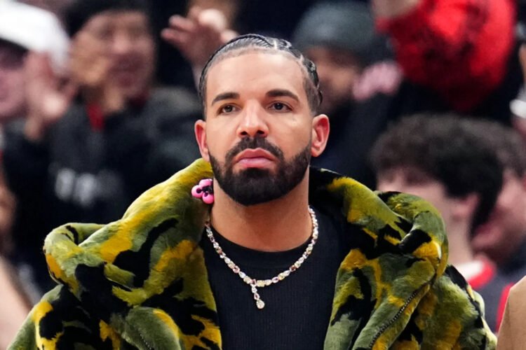 Drake Speaks on Fake Artist Friends in Brisbane, Fans Also Chant ‘F**k Kendrick’: Watch
