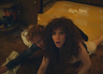 Perfume Genius Enlists Aldous Harding for New Song “No Front Teeth”: Watch the Video Perfume Genius Enlists Aldous Harding for New Song “No Front Teeth”: Watch the Video