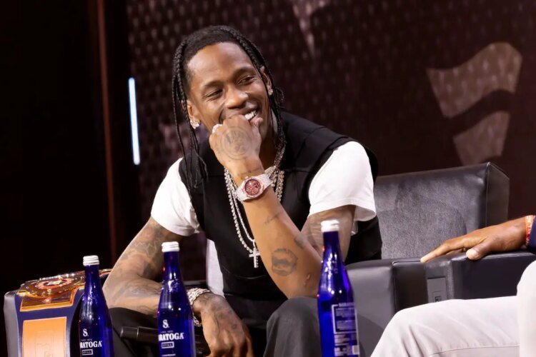 Travis Scott Says He Wants To Work With Taylor Swift & Sabrina Carpenter Travis Scott Says He Wants To Work With Taylor Swift & Sabrina Carpenter