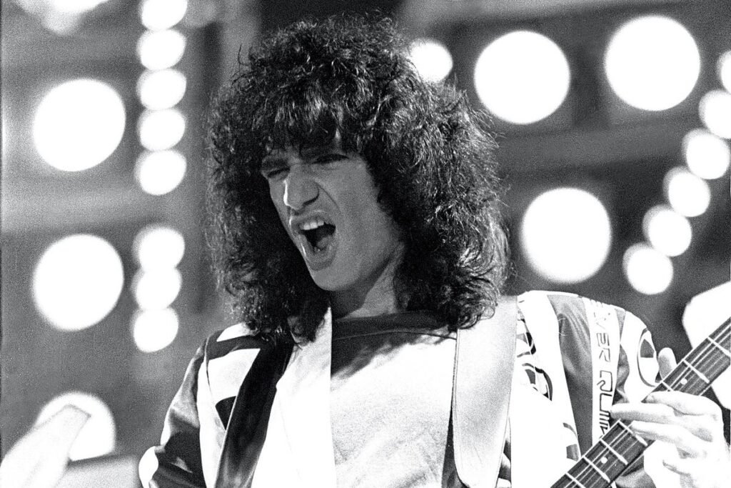 Bruce Kulick Recalls an 'Incredibly Horrific' 1988 Kiss Concert