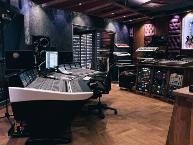 Spotify Singles celebrates 10 billion streams worldwide by opening up its Stockholm Studio to artists across Europe Spotify Singles celebrates 10 billion streams worldwide by opening up its Stockholm Studio to artists across Europe