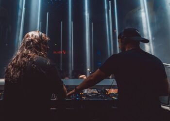 How Black V Neck uses Ozone to keep their mixes loud without killing dynamics