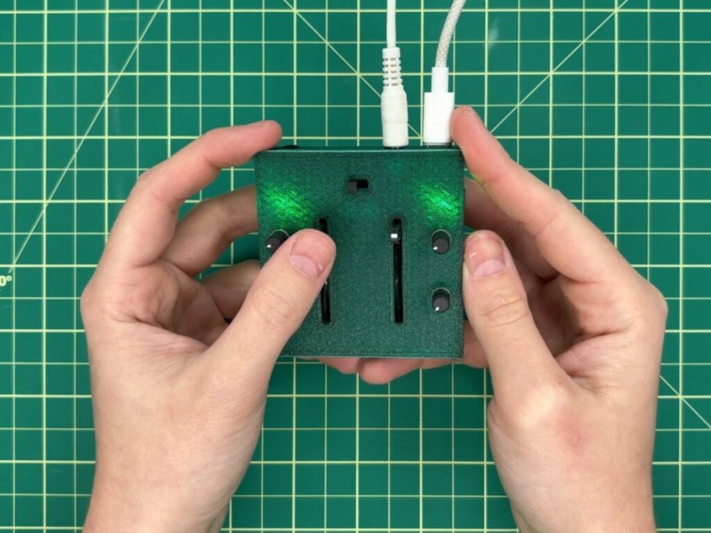 A tiny but powerful analogue synth with FM synthesis
