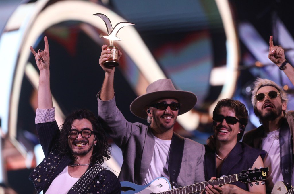 Morat's Vina del Mar Debut Includes Gold & Silver Gaviota Wins