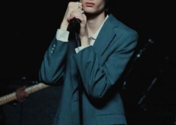 SOUND FIST: SOMBR – UNDRESSED