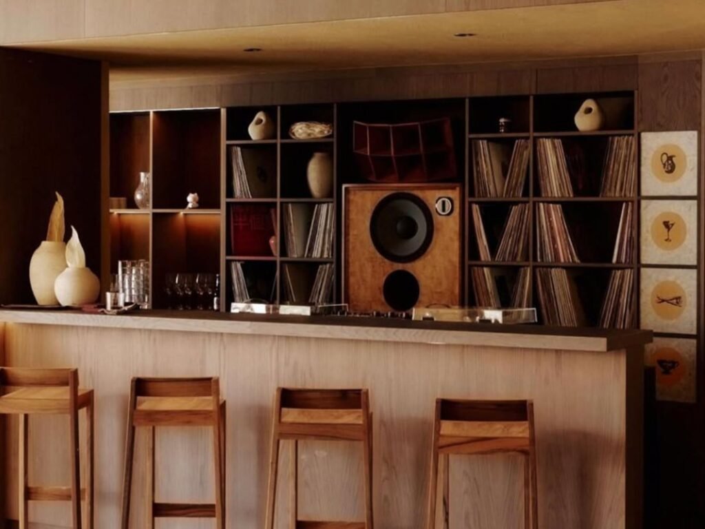 Ibiza finally has an audiophile bar