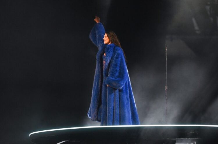 Dua Lipa Covers 'Nothing Compares 2 U' in Honor of Sinead O'Connor Dua Lipa Covers ‘Nothing Compares 2 U’ in Honor of Sinead O’Connor