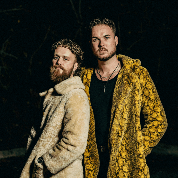 Pop Rap Duo HeyHolly Find Power in Letting Go with “Glitter” Pop Rap Duo HeyHolly Find Power in Letting Go with “Glitter”