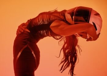 How the Kontrol S88 keyboard helps Kaitlyn Aurelia Smith translate emotion into structure