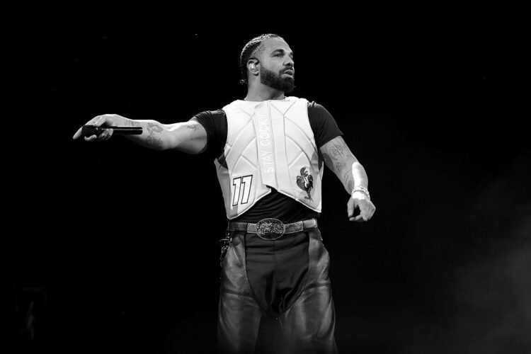 Drake Brings His Saltiness Across The Pond, Takes Shots At LeBron James & Claims The Best Lyricists In The World Are From The UK Drake Brings His Saltiness Across The Pond, Takes Shots At LeBron James & Claims The Best Lyricists In The World Are From The UK
