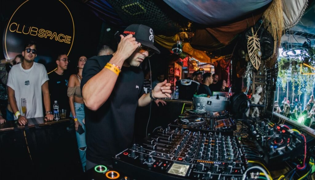 From the club to the studio: Avision’s Battery workflow