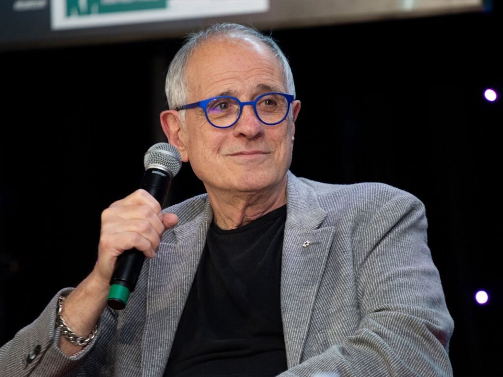 Bob Ezrin says part of being a producer is being a “psychologist”