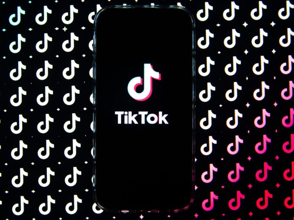 TikTok introduces new Songwriter Features to support its artists TikTok introduces new Songwriter Features to support its artists