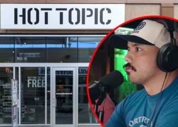 Why Kublai Khan TX Lead Singer Only Lasted a Month at Hot Topic Why Kublai Khan TX Lead Singer Only Lasted a Month at Hot Topic