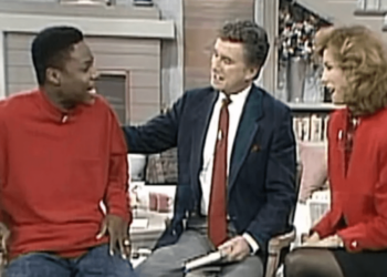 Kelly Ripa Honors Malcolm-Jamal Warner As First Ever Guest On ‘Live With Regis And Kathy Lee’