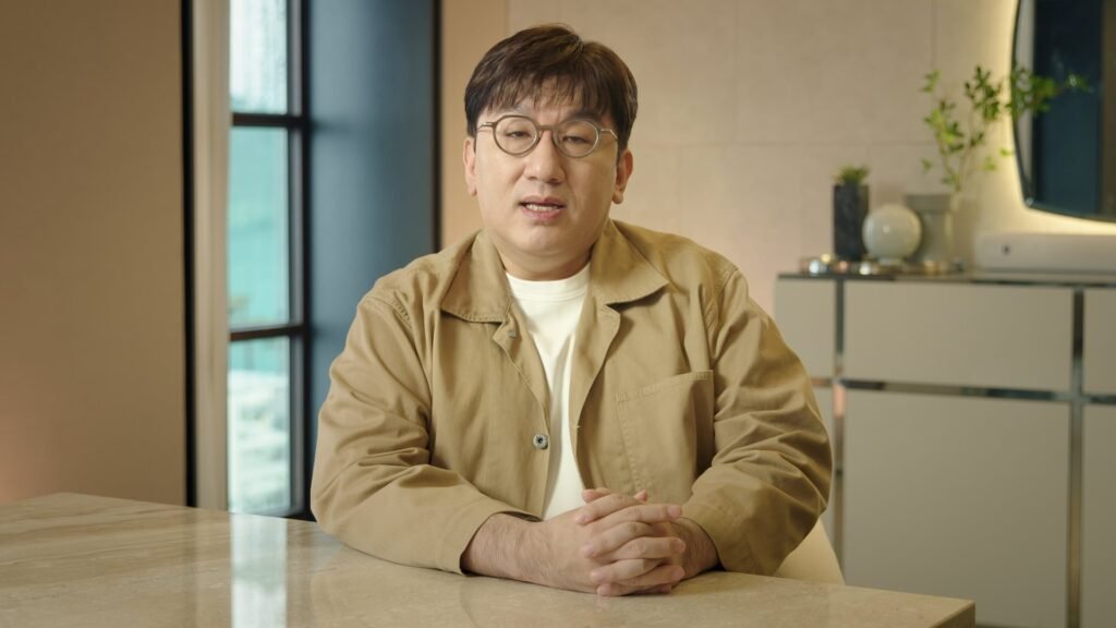 HYBE Chair Bang Si-hyuk tells staff he’ll return to Seoul to face IPO fraud investigation